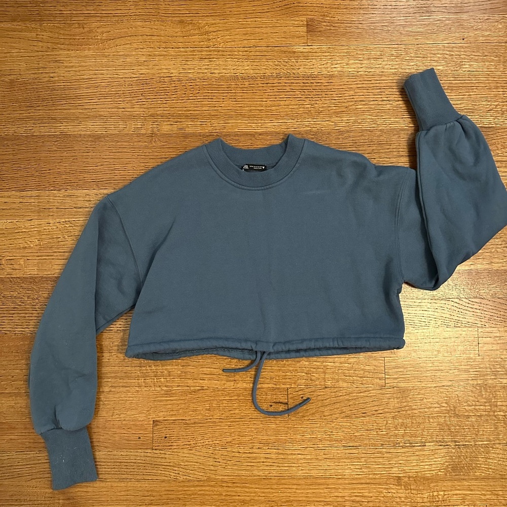 Medium Zara Crop Top Sweater with Drawstring. Only Worn Once.
